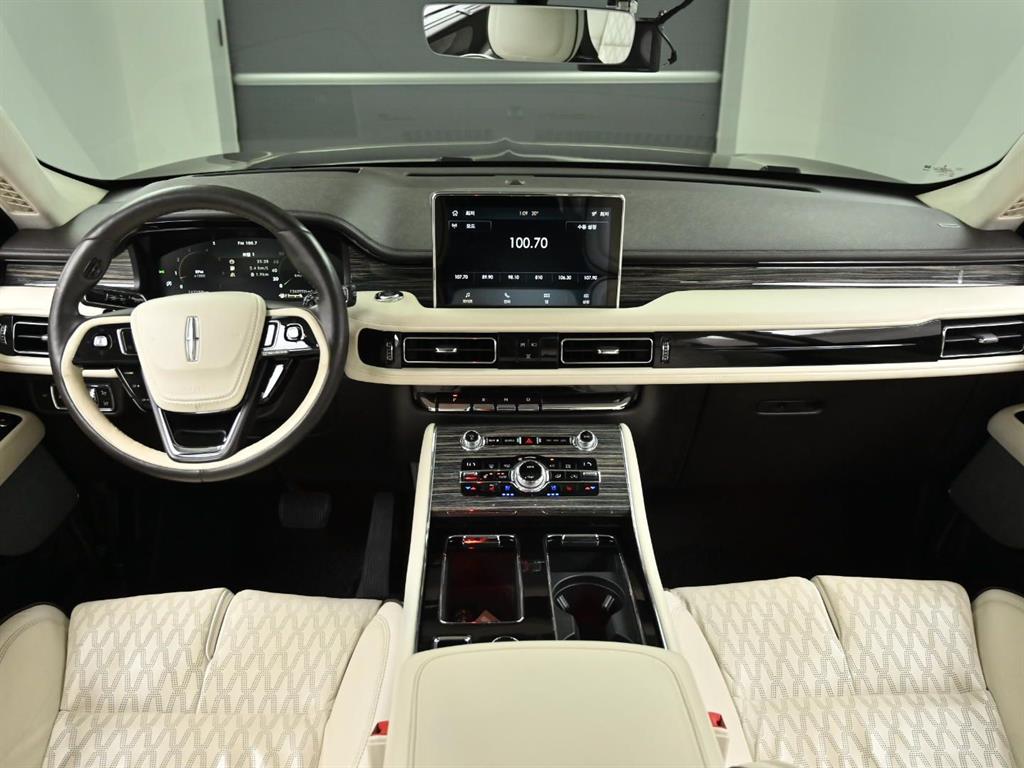 Lincoln Aviator - Vista 5