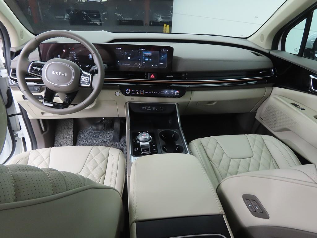 KIA Carnival - Vista 11