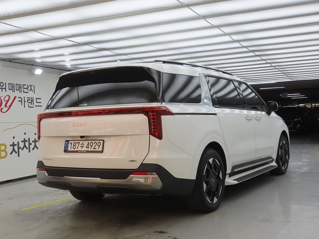 KIA Carnival - Vista 5
