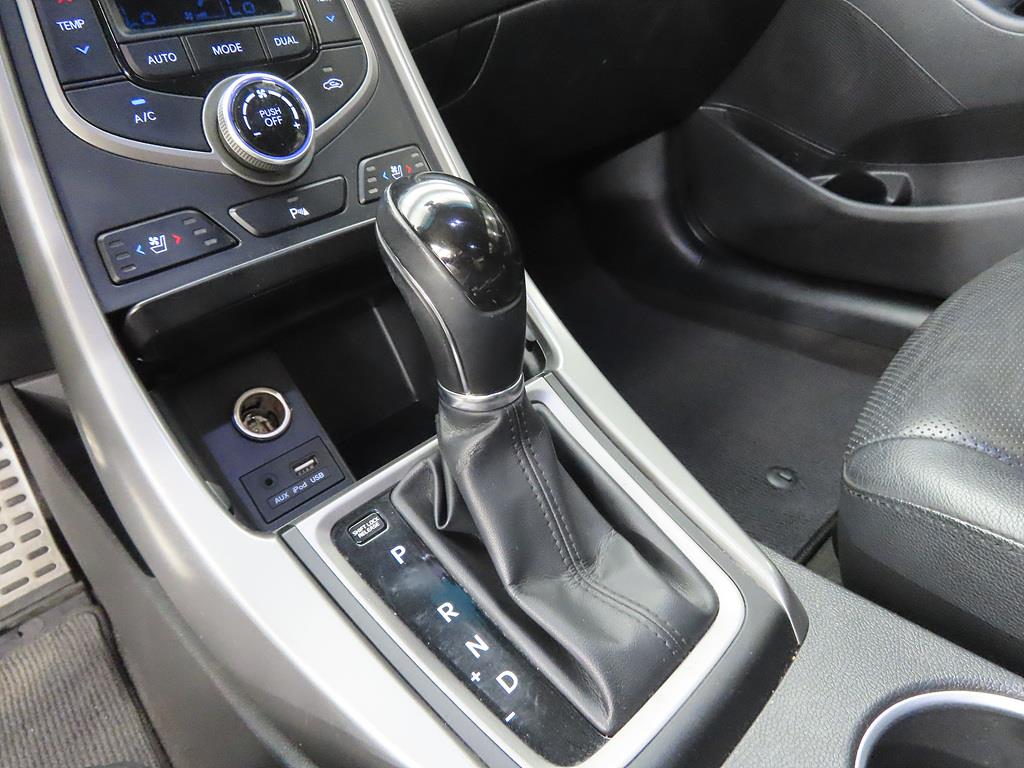 HYUNDAI Avante - Vista 11