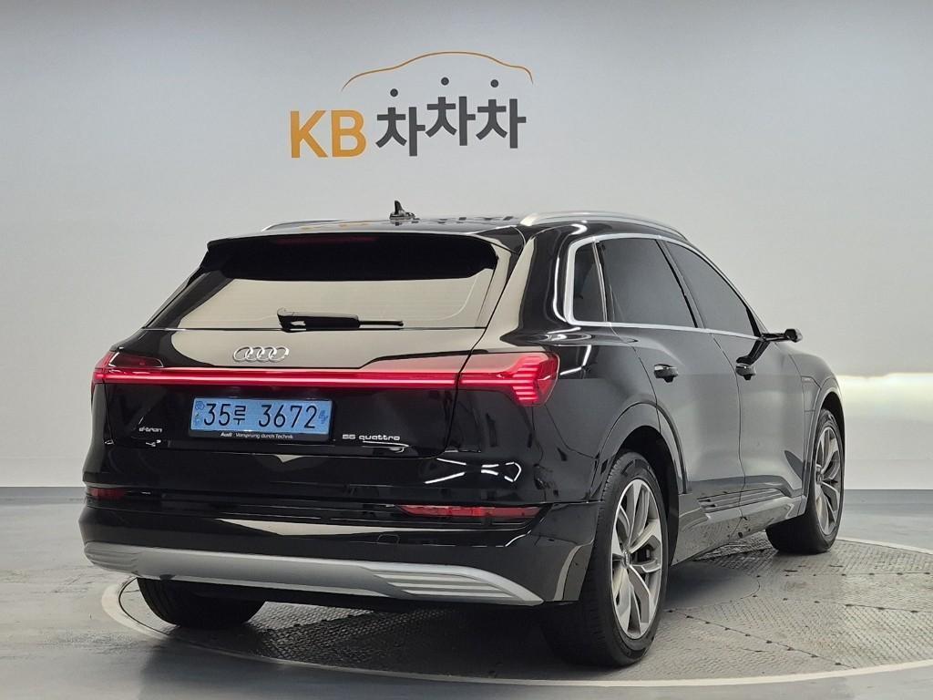 Audi e-Tron - Vista 3