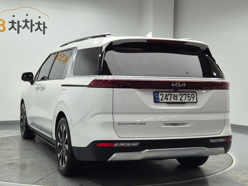 KIA Carnival - Vista 2
