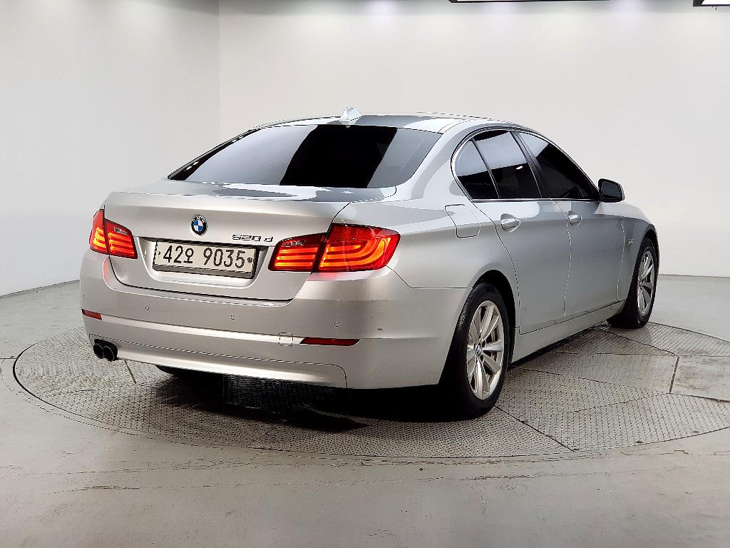 BMW 5 Series - Vista 4