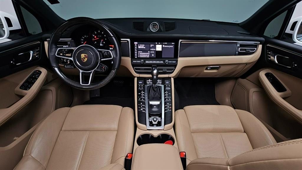 Porsche Macan - Vista 10