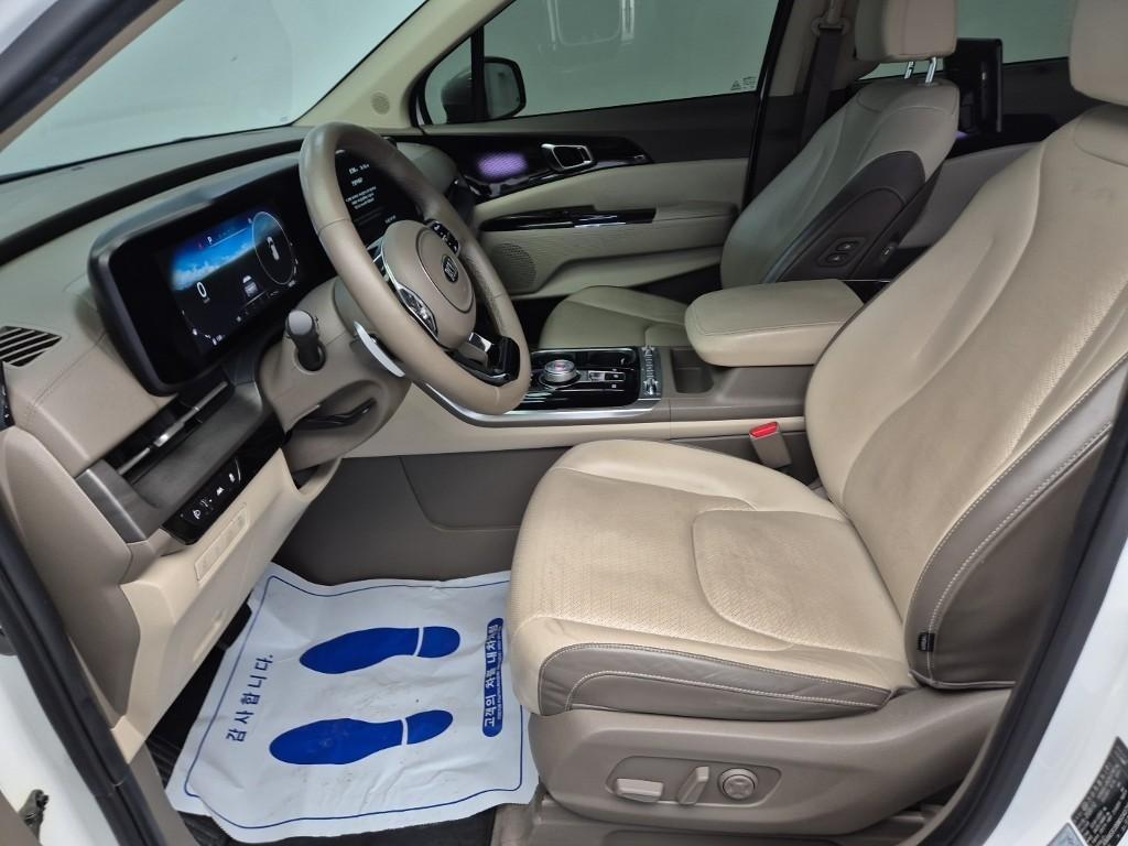 KIA Carnival - Vista 11