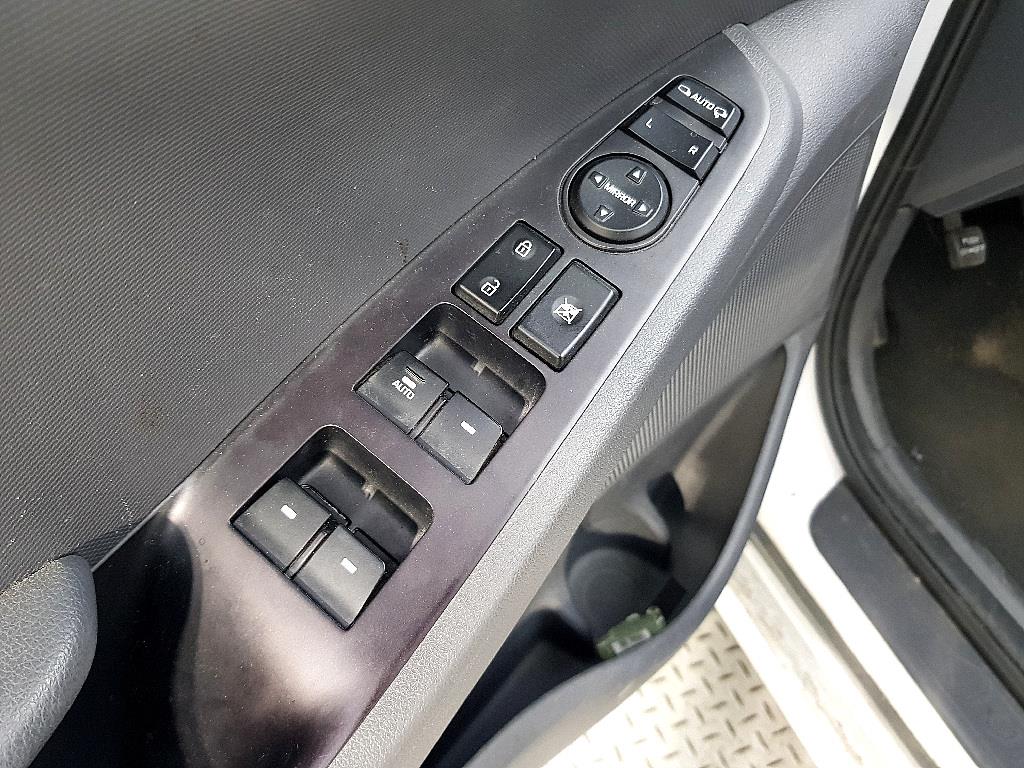 HYUNDAI Ioniq - Vista 10
