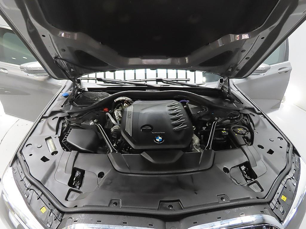 BMW 7 Series - Vista 11