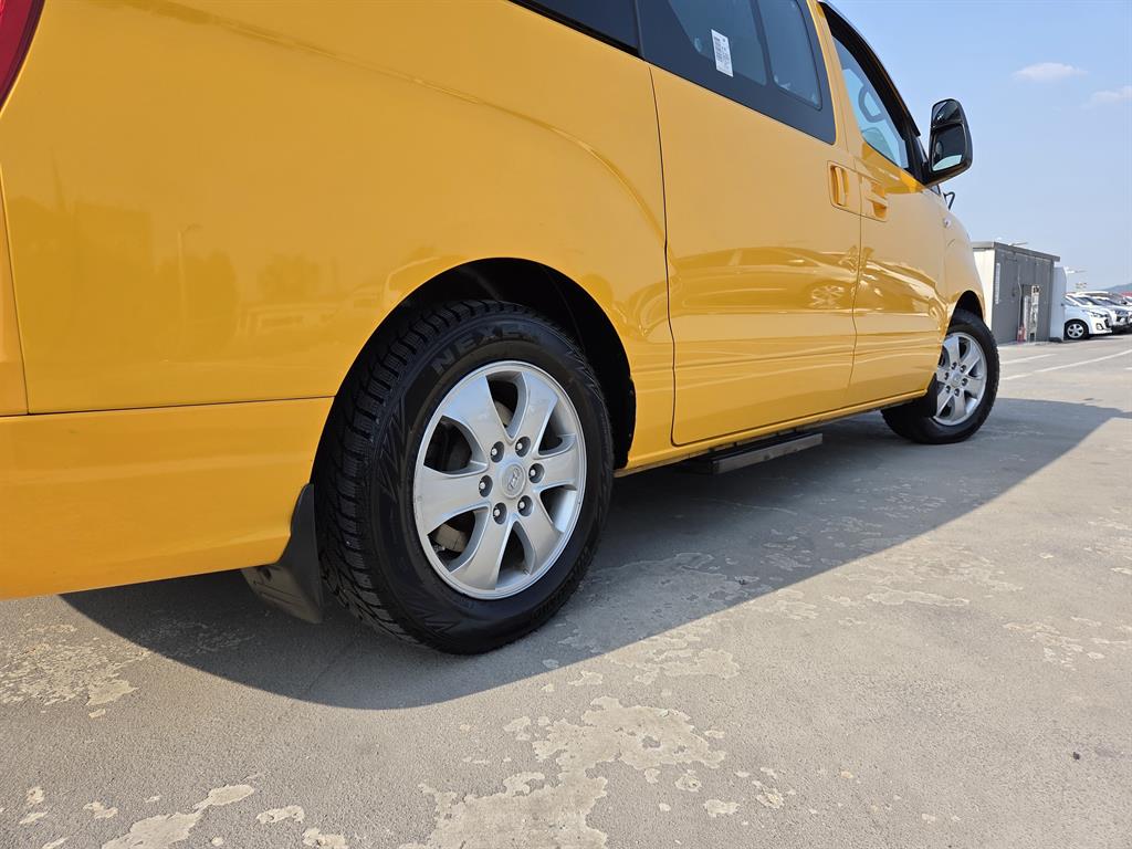 HYUNDAI Starex 2021 Amarillo - Importación desde Corea - HF Imports Iquique - Foto 20