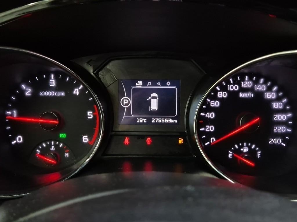 KIA Carnival - Vista 6