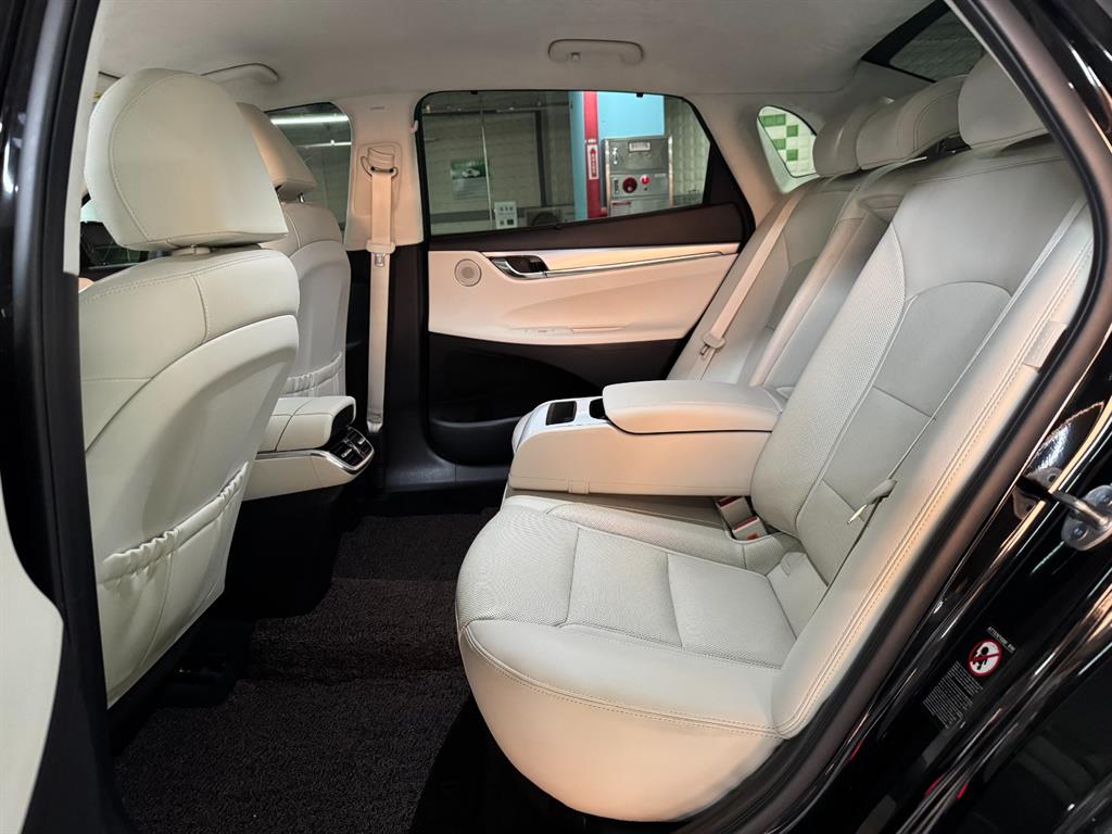 HYUNDAI Grandeur - Vista 2
