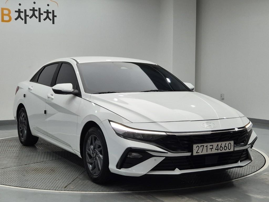 HYUNDAI Avante - Vista 4