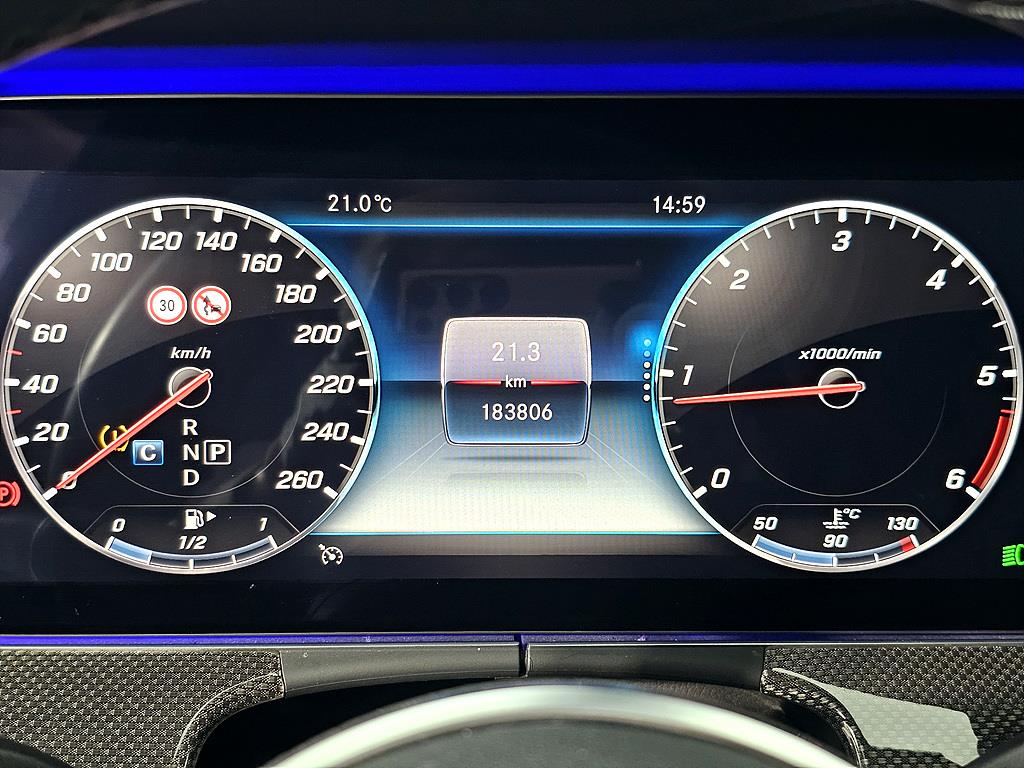 Mercedes Benz CLS Class - Vista 6