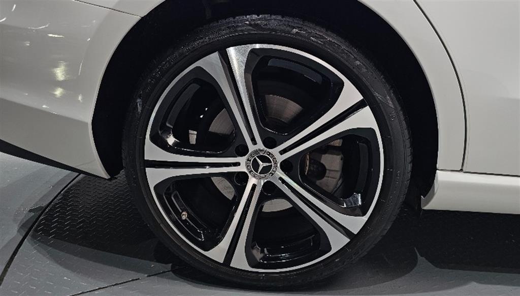 Mercedes Benz C Class - Vista 6