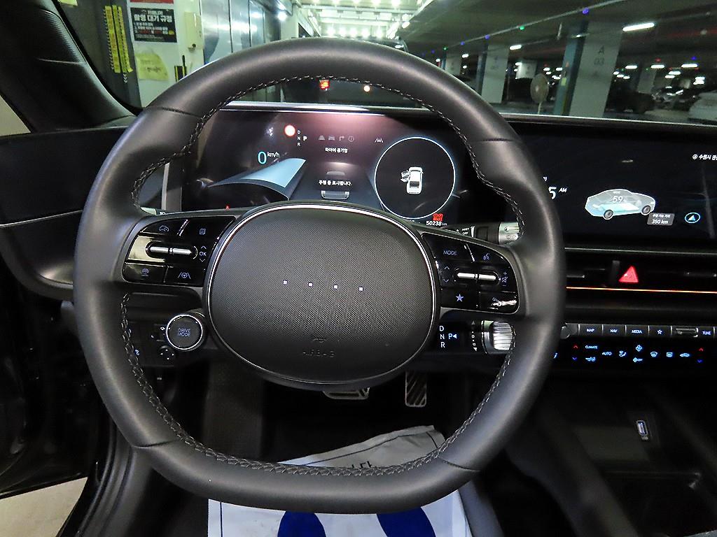 HYUNDAI Ioniq 6 - Vista 8