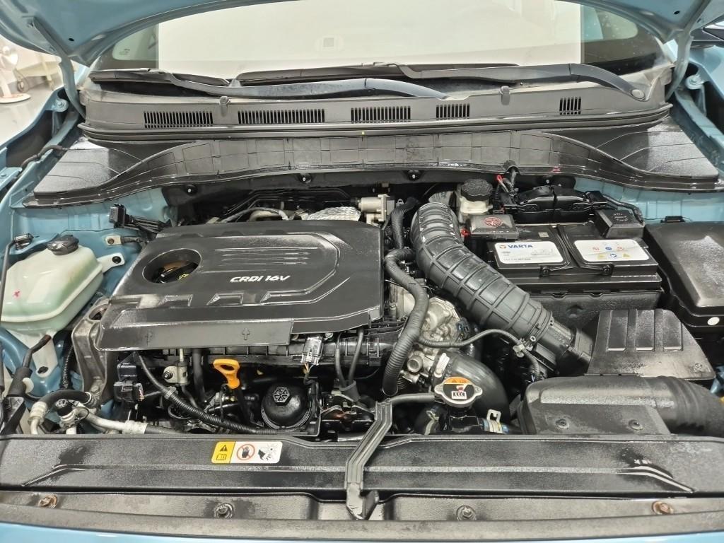 HYUNDAI Kona - Vista 5