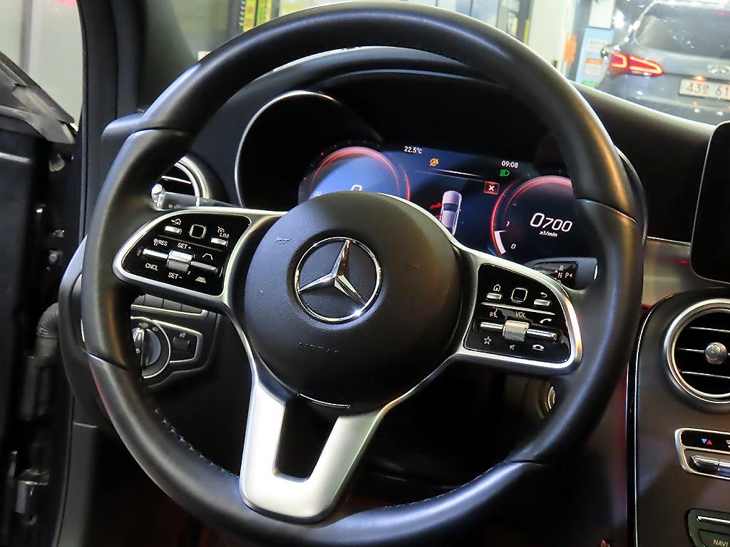 Mercedes Benz C Class - Vista 8