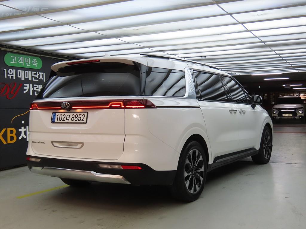 KIA Carnival - Vista 4
