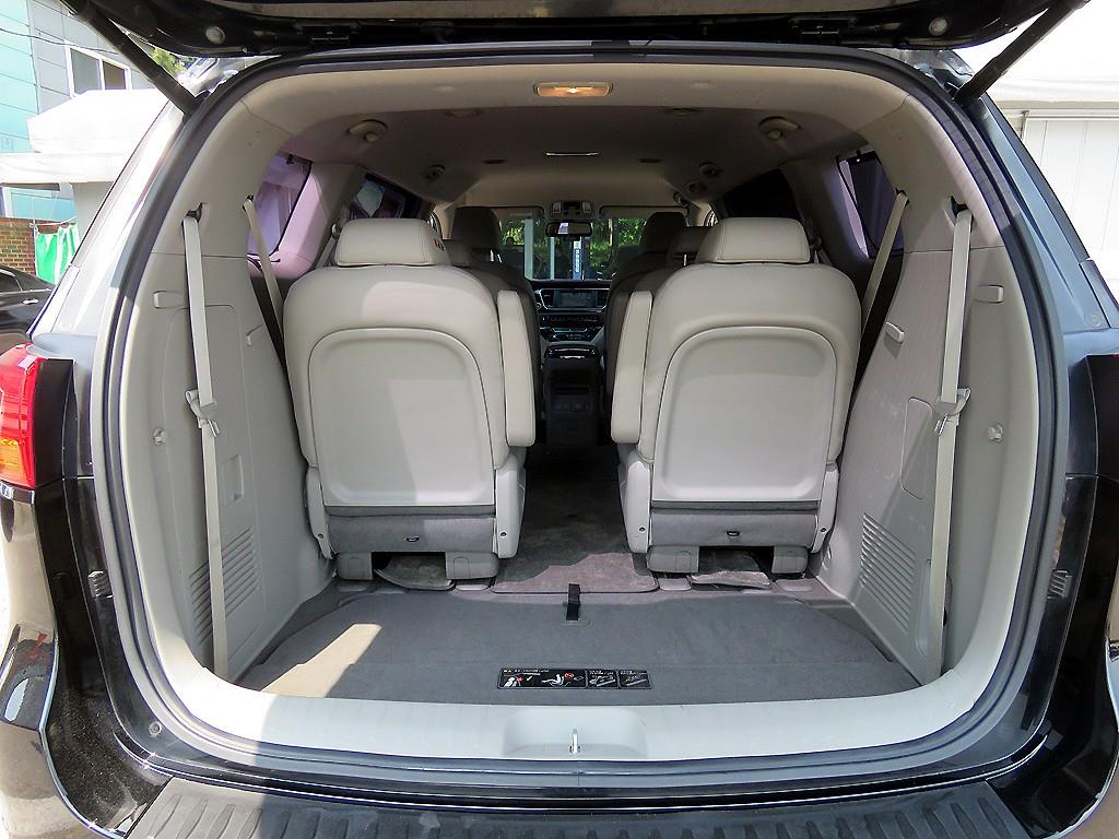 KIA Carnival - Vista 5