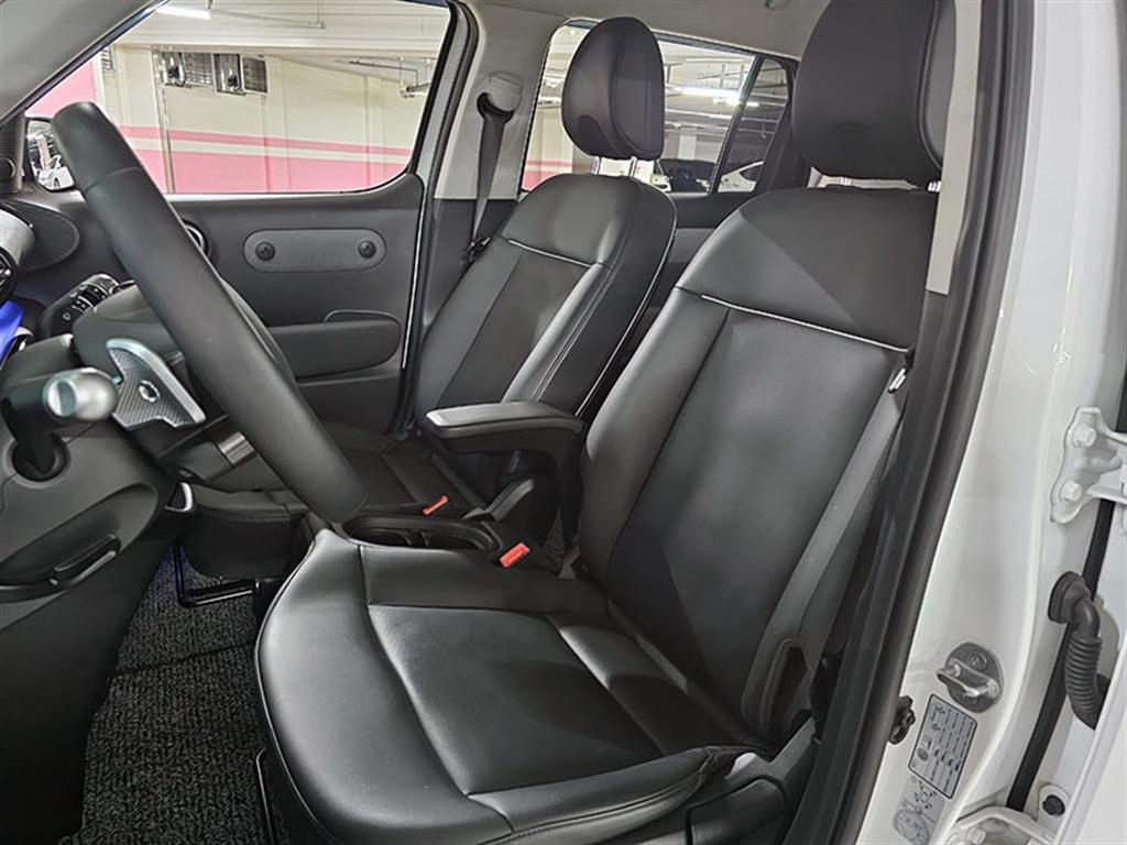 HYUNDAI Casper - Vista 9