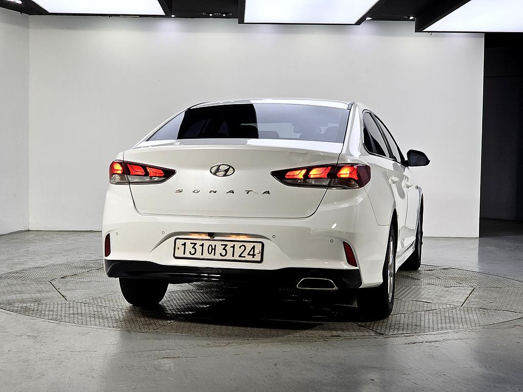 HYUNDAI Sonata - Vista 3