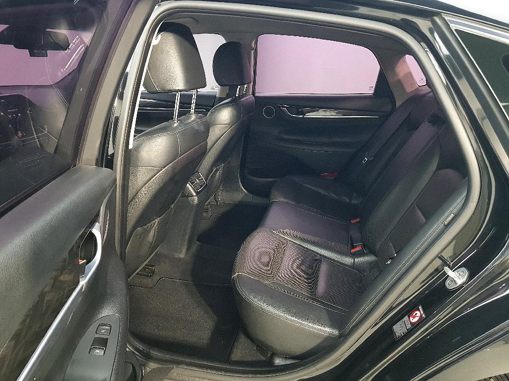 HYUNDAI Grandeur - Vista 9