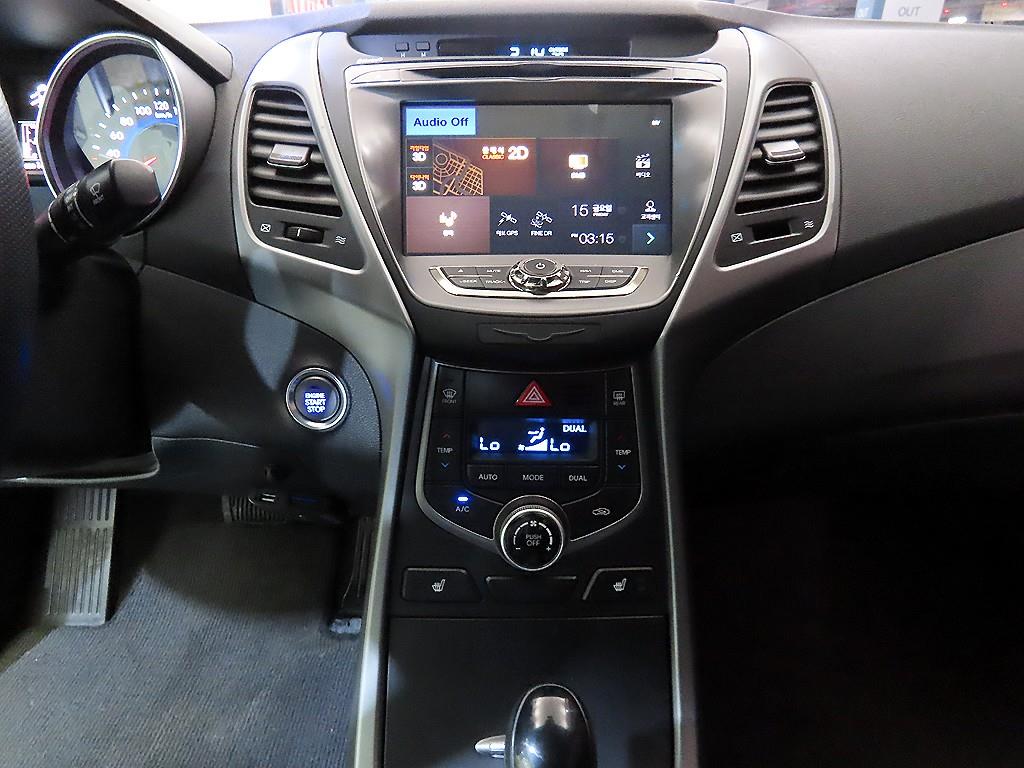 HYUNDAI Avante - Vista 11