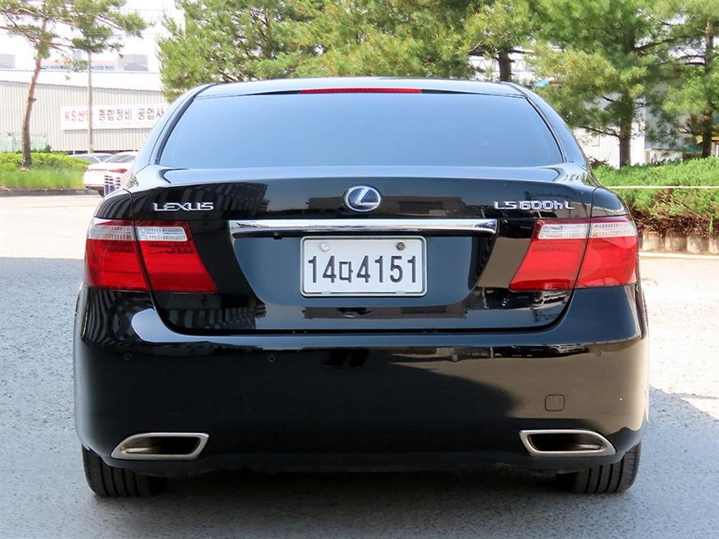Lexus LS - Vista 4