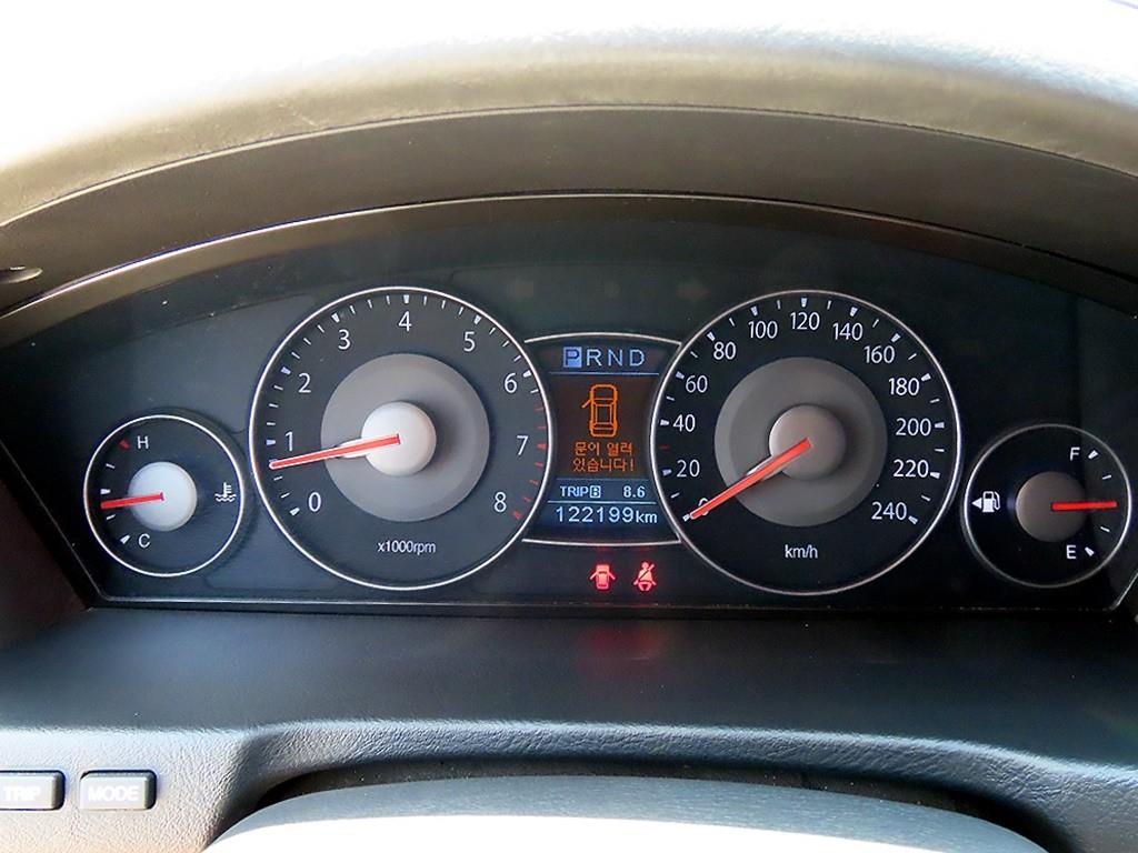 KIA Opirus - Vista 8