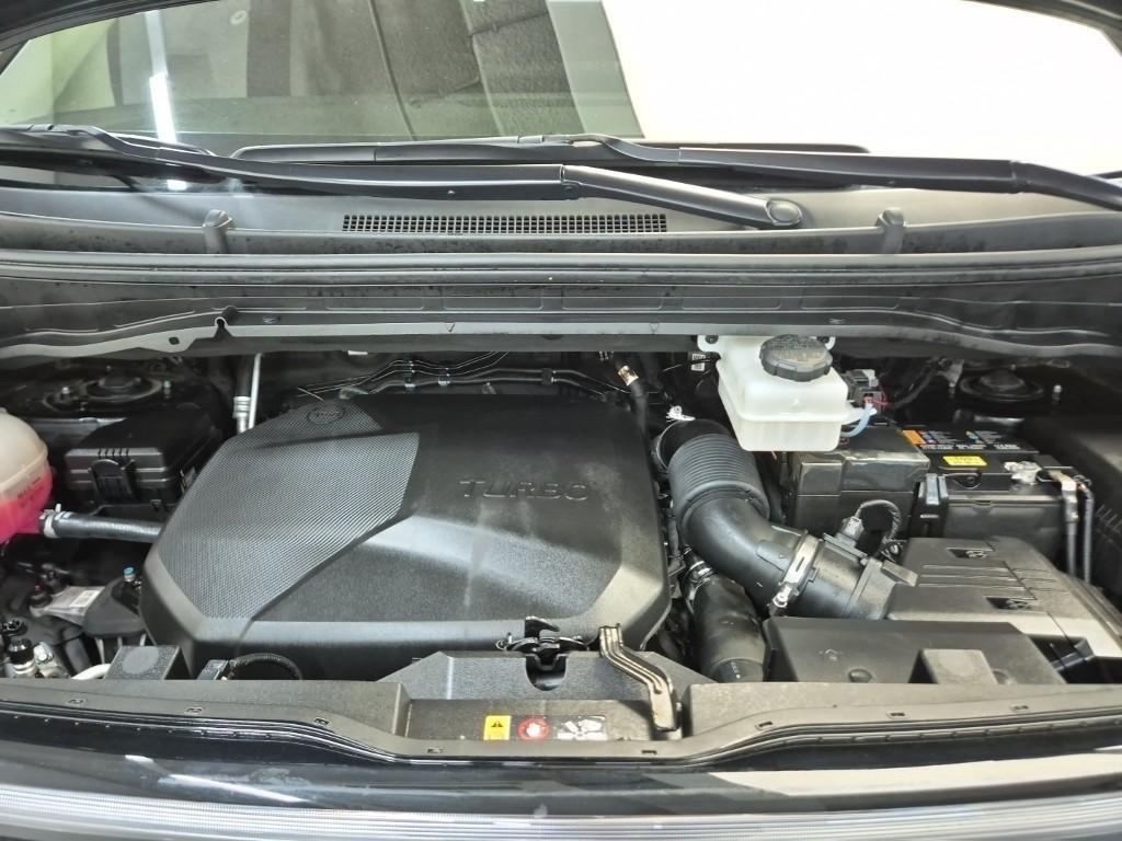 HYUNDAI Staria - Vista 5