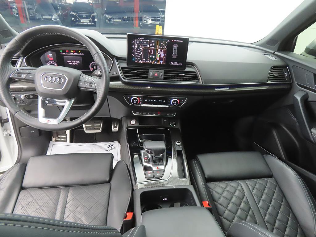 Audi SQ5 - Vista 7