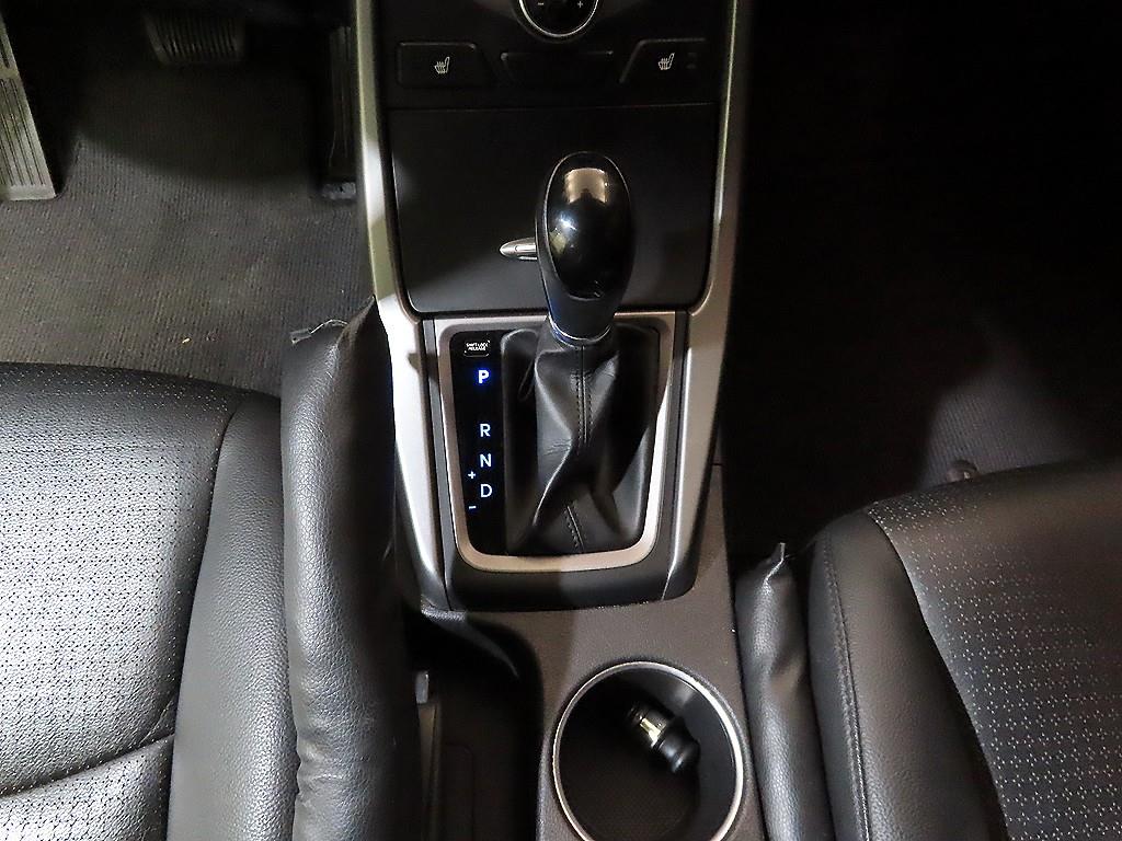 HYUNDAI Avante - Vista 12