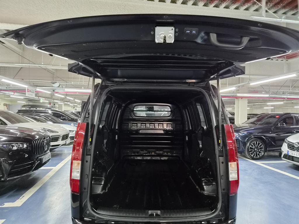 HYUNDAI Staria 2022 Negro - Importación desde Corea - HF Imports Iquique - Foto 13
