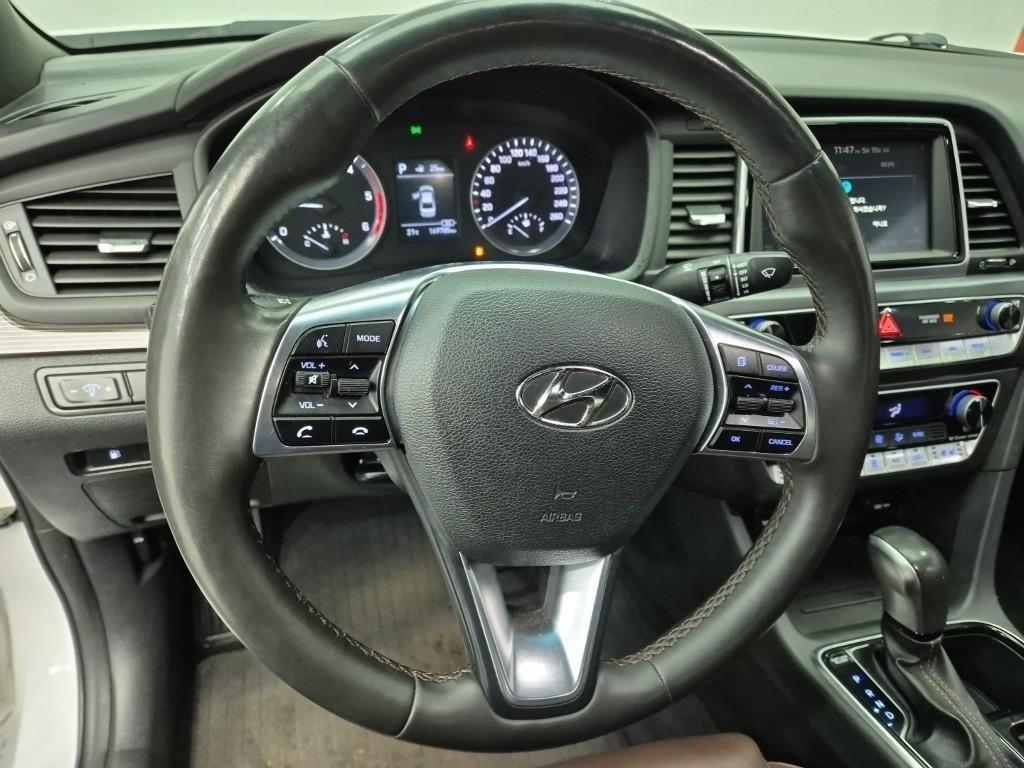 HYUNDAI Sonata - Vista 11