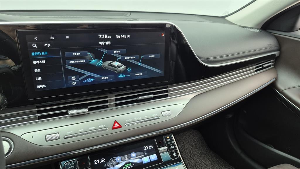 HYUNDAI Grandeur - Vista 12