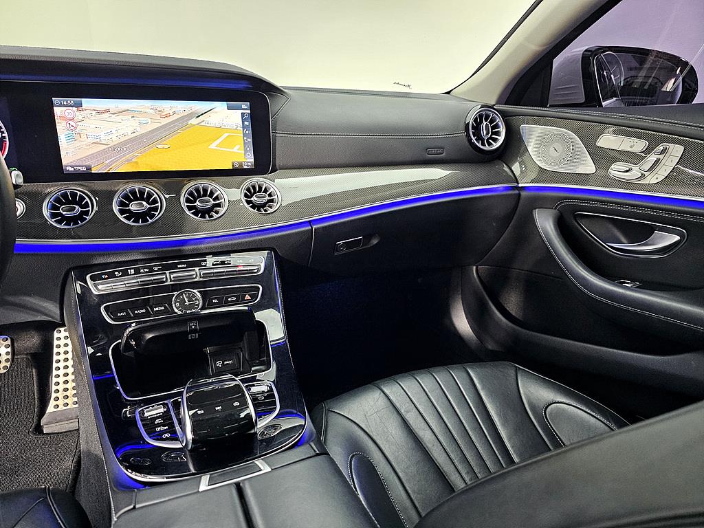 Mercedes Benz CLS Class - Vista 9