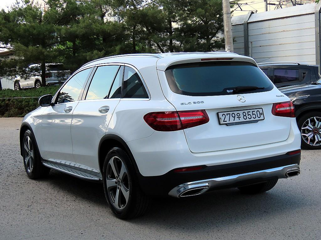 Mercedes Benz GLC Class - Vista 3