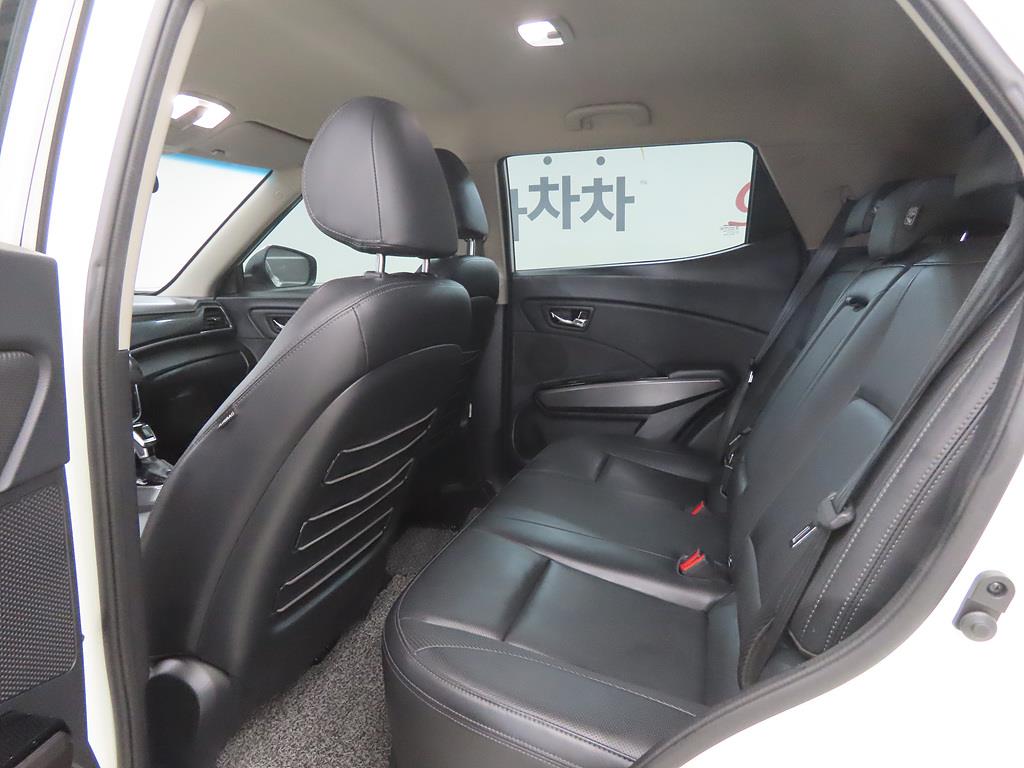 Ssangyong Tivoli - Vista 6