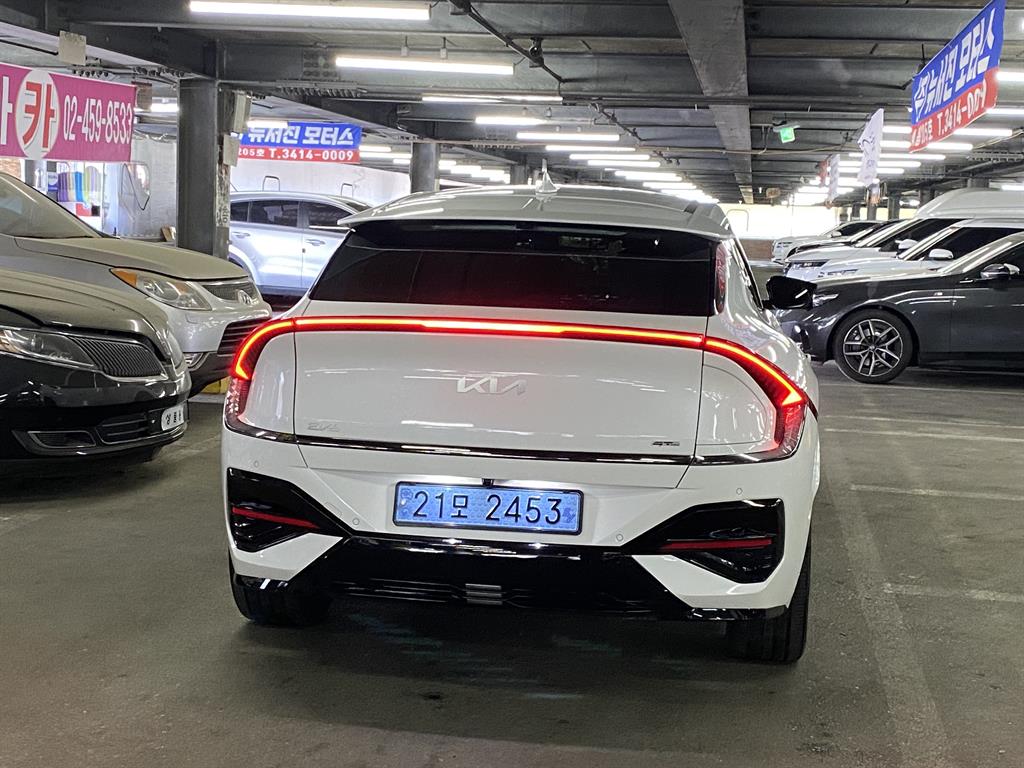 KIA EV6 - Vista 4