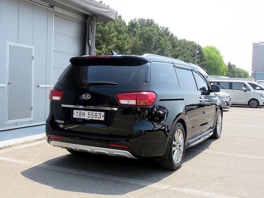 KIA Carnival - Vista 4