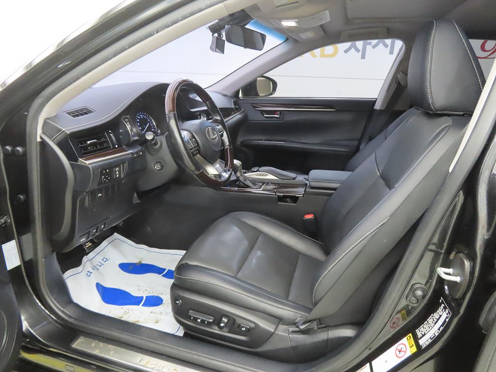 Lexus ES - Vista 5