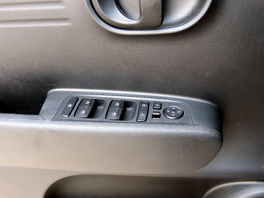 HYUNDAI Casper - Vista 11