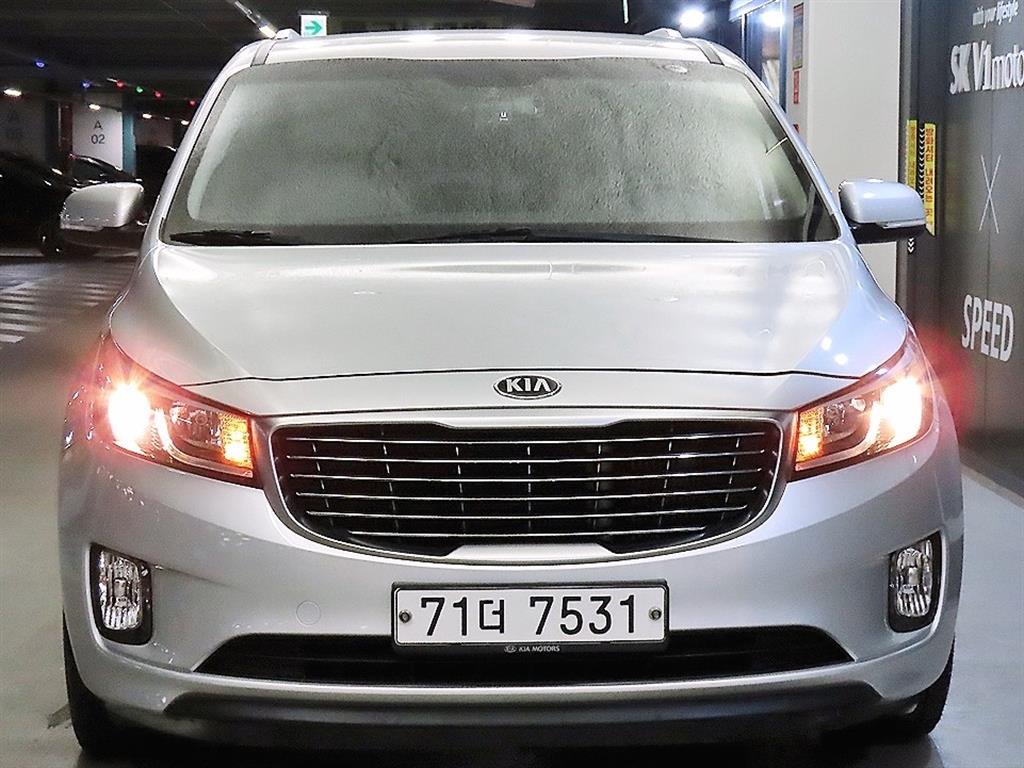 KIA Carnival - Vista 2