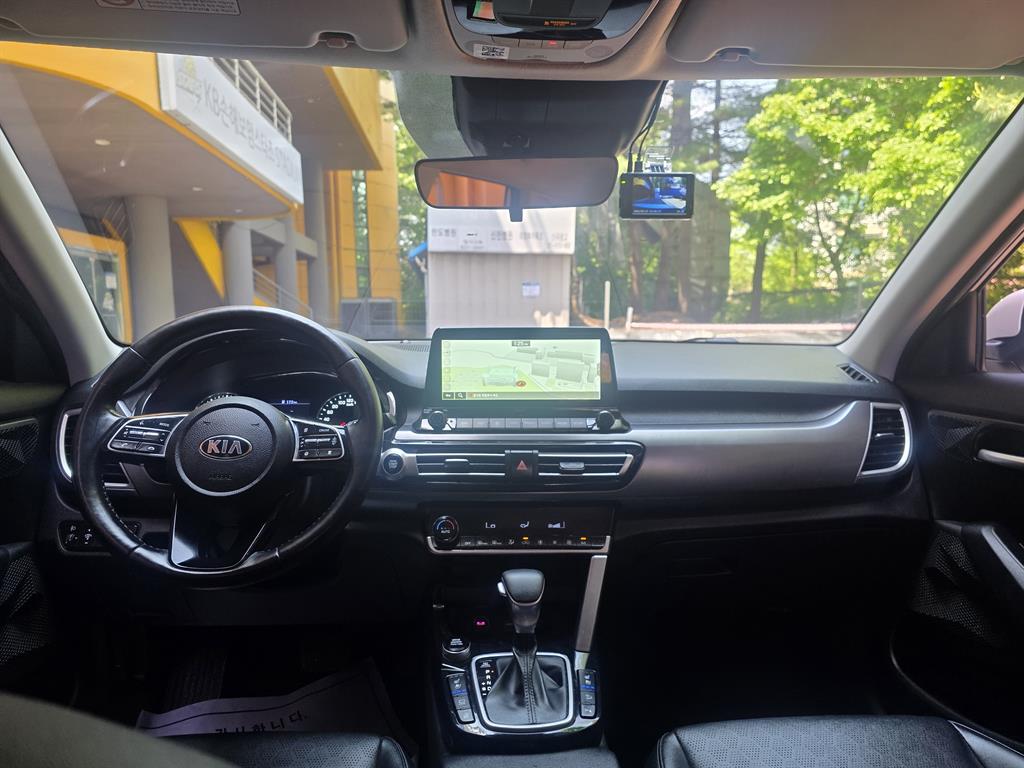 KIA Seltos - Vista 8