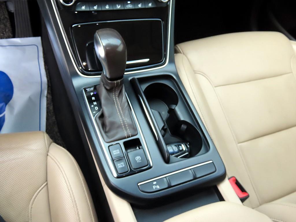 HYUNDAI Grandeur - Vista 11