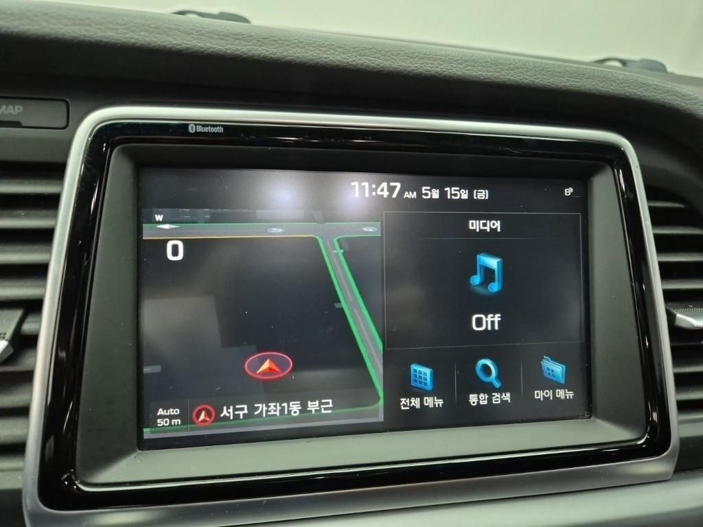 HYUNDAI Sonata - Vista 12