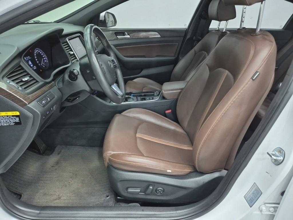 HYUNDAI Sonata - Vista 8