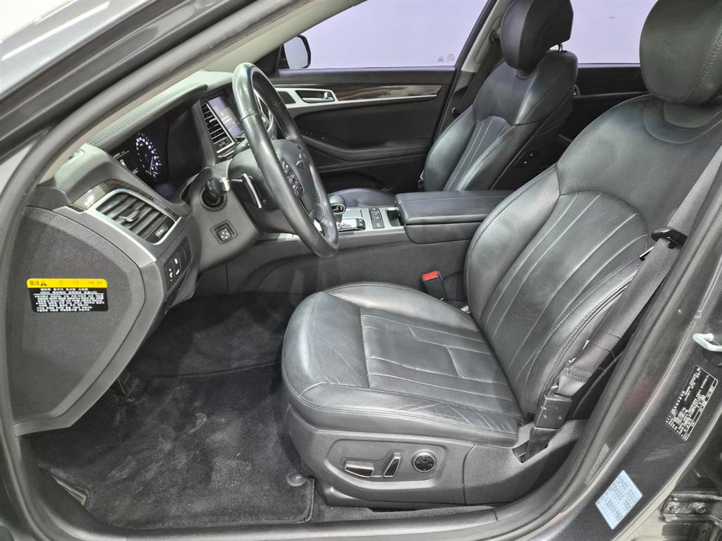 Genesis G80 - Vista 10