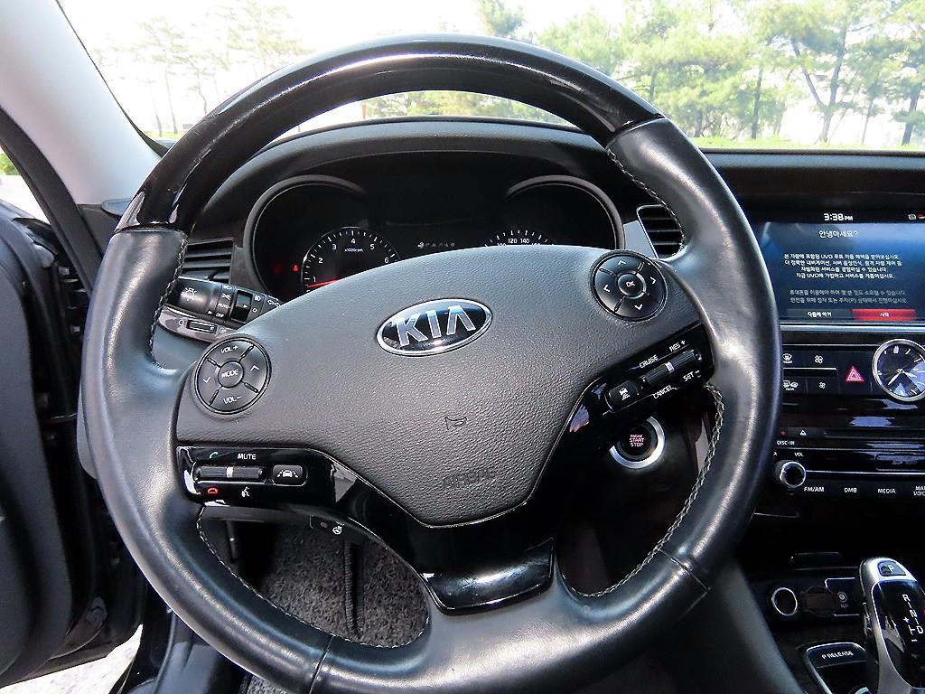 KIA K9 - Vista 8