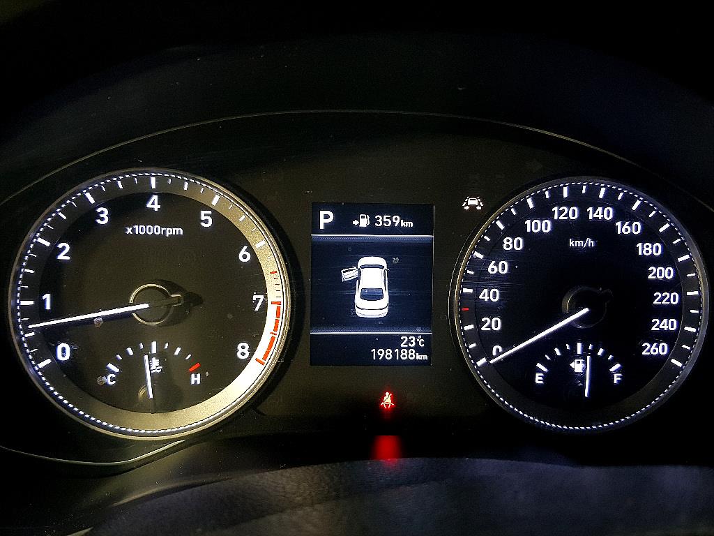 HYUNDAI Grandeur - Vista 7