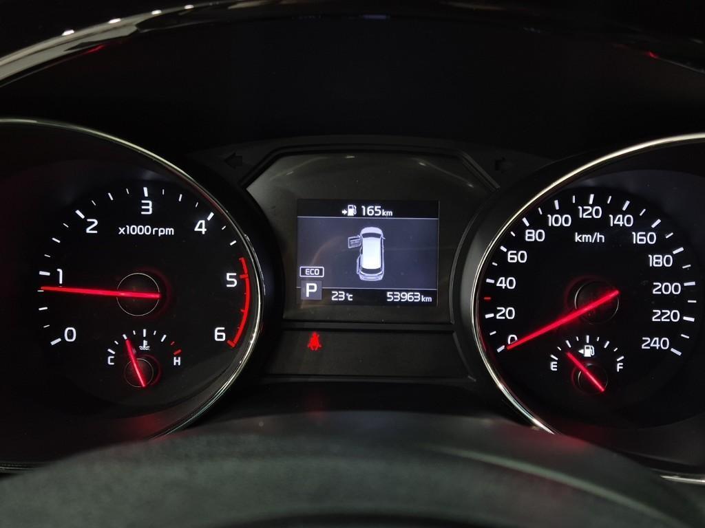 KIA Carnival - Vista 7